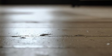 地板鼓包物业会维修吗？